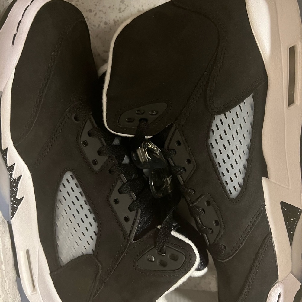 Air Jordan retro 5 size 6.5 never worn